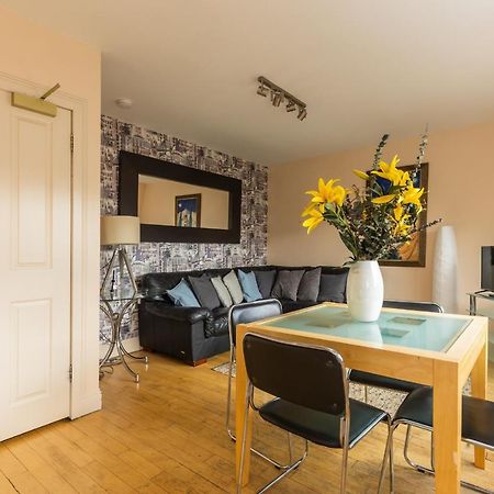 Amazing Castle View Apartment Edinburg Exteriör bild