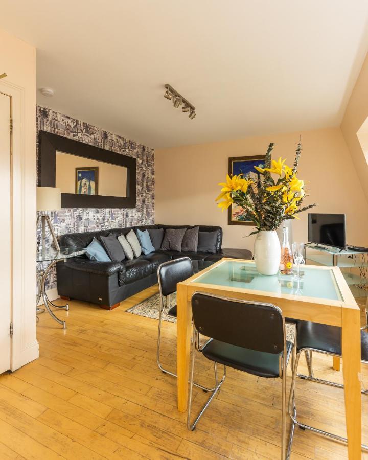 Amazing Castle View Apartment Edinburg Exteriör bild